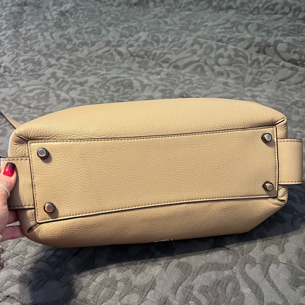 Authentic Coach - Picture 15 of 16